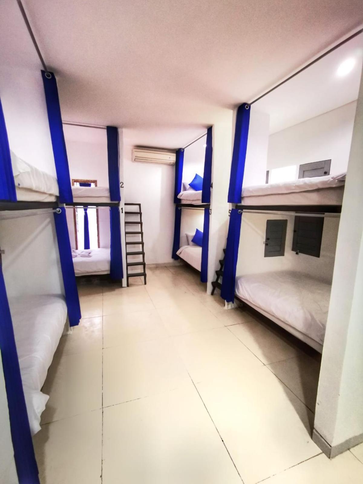 Cornerstone Bali Coworking Hostel Canggu Szoba fotó